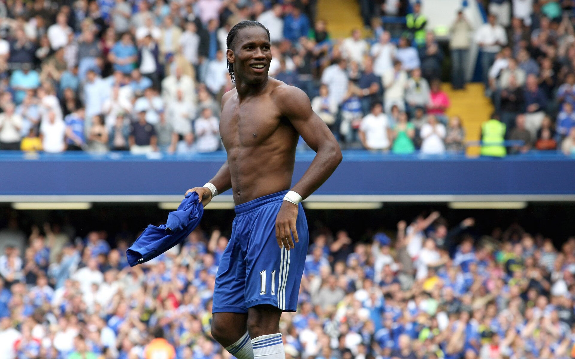 九游体育APP下载-“钢铁男孩：少年足球运动员崭露头角”，刚铁男孩